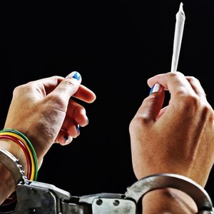 rsz_um-tenente-da-pm-em-defesa-da-legalização-das-drogas