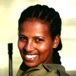 rsz_2flickr_-_israel_defense_forces_-_first_ethiopian_ordnance_officer_in_israeli_history
